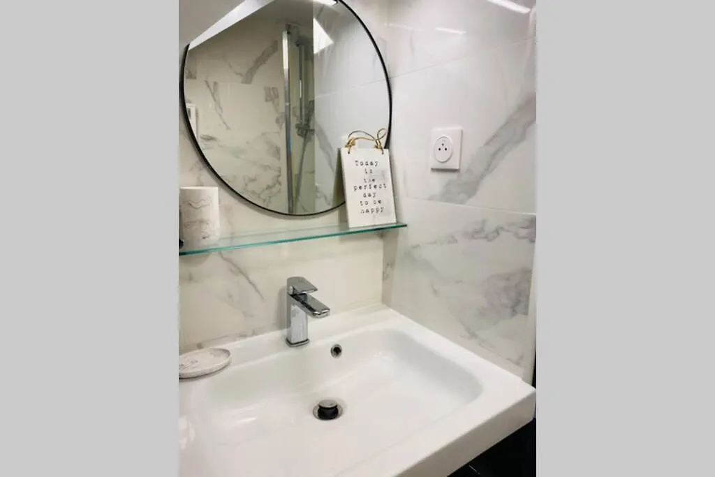 Apartment Sttudio Champs Elysees Paris France
